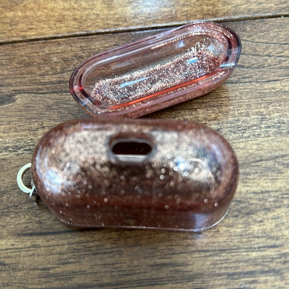 Kate Spade - air pod pro 2 case - Picture 3 of 3